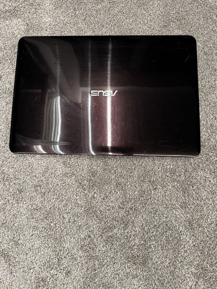 Лаптоп Asus перфектен