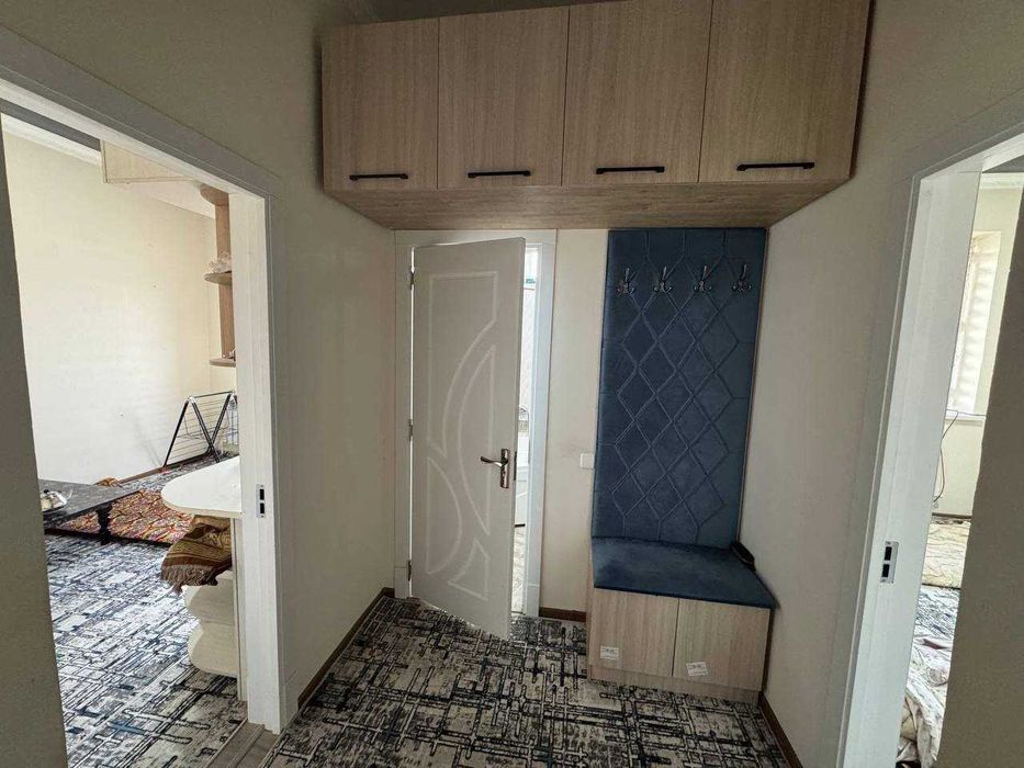 Ватний Қон қуйиш 4 қаватда 1 хонали квартира ижарага берилади.ID: 1493