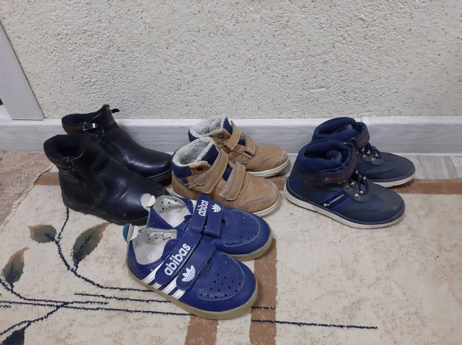 Детские обувь 2000тг.