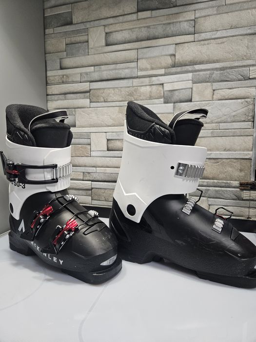 Clăpari aproape noi 37 23.5