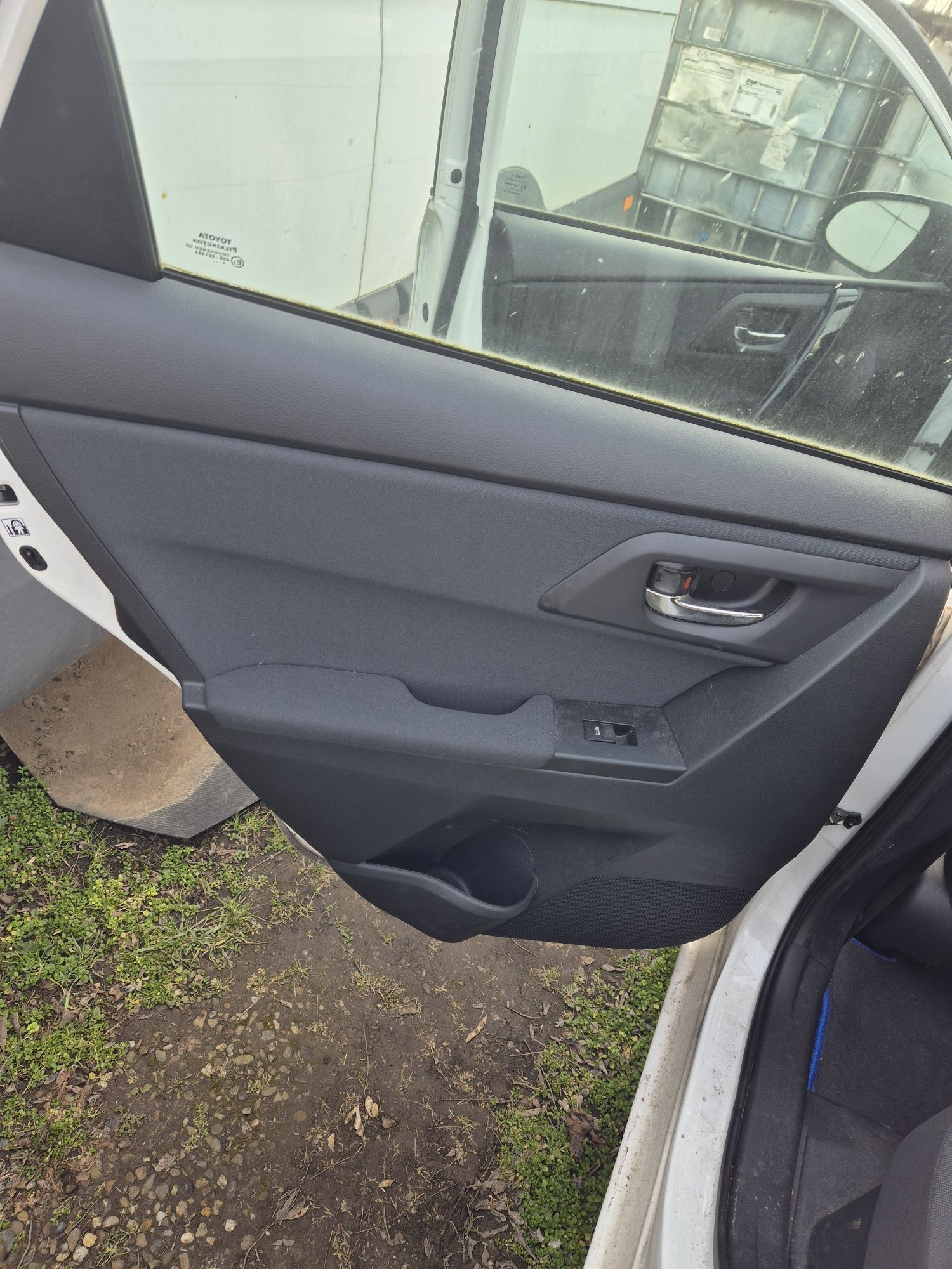 Interior Toyota Auris Hybrid Break 2013-2018. Volan stinga.