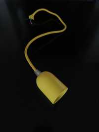 Жълта фасунга с кабел