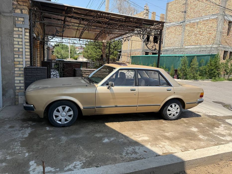 Ford Granada 1982 yil
