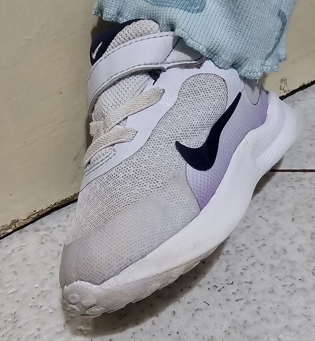 Nike - Обувки за бягане Revolution 7 с велкро, Светло сив/Тъмносин