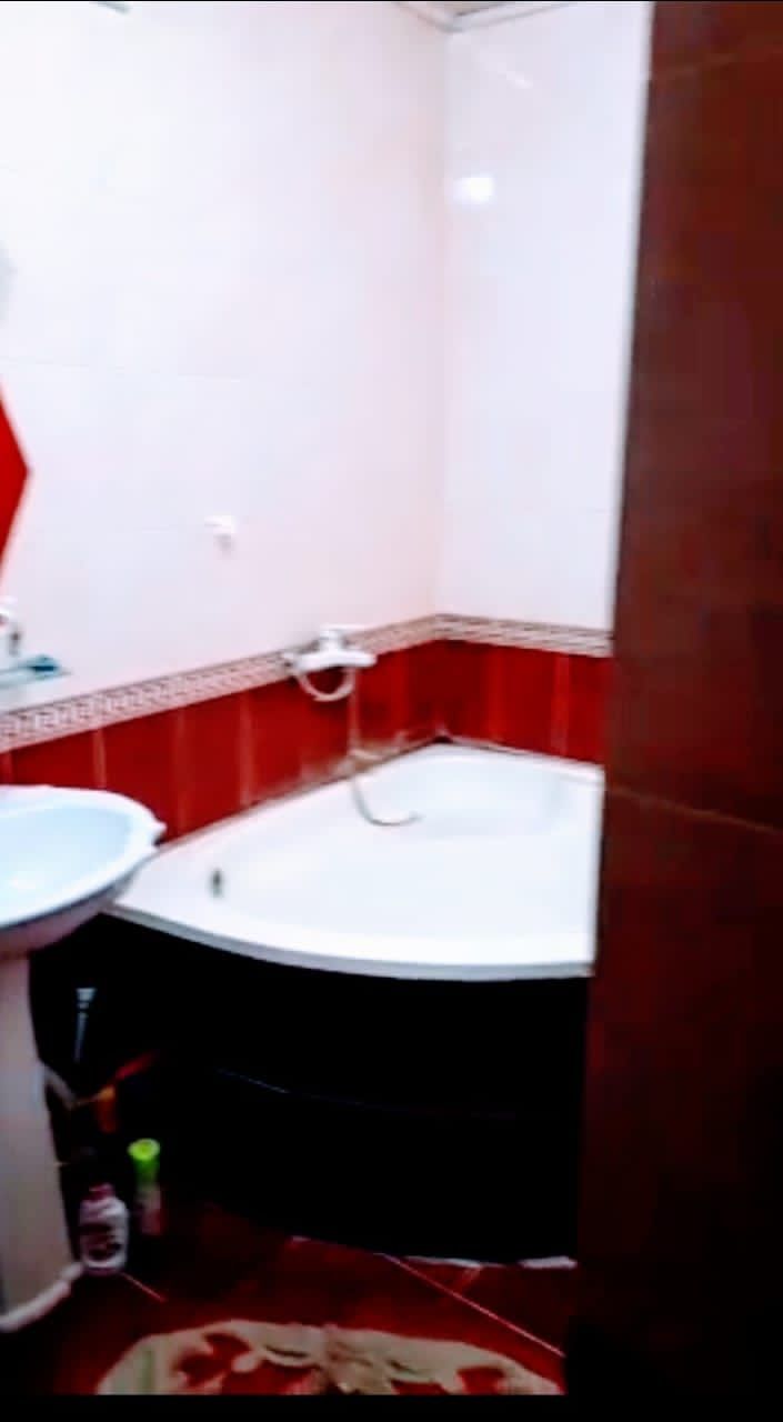 Kvartira ijaraga beriladi qiz yoki ayolga
