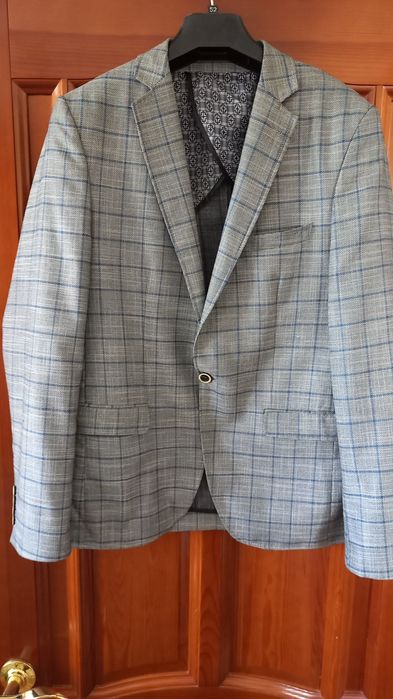 Пиджак мужской б/у производство Турция.в отл.состояний