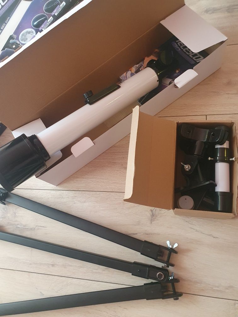 Продавам детски телескоп Buki