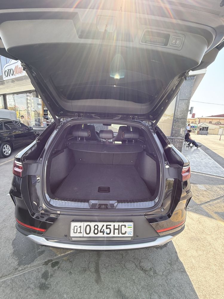BYD Song plyus 2 позиция Gibrid сотилади. 2023 йил 55.000 халол.