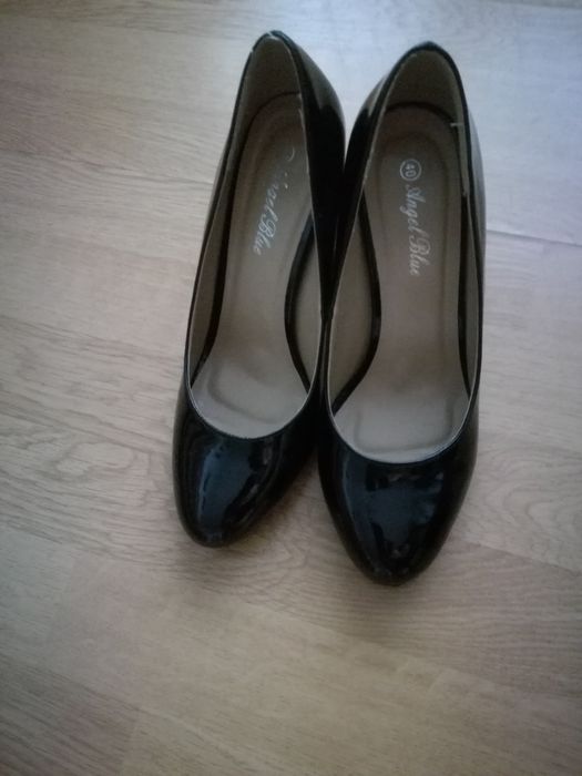 Vand pantofi noi, negri, de dama, mărime40