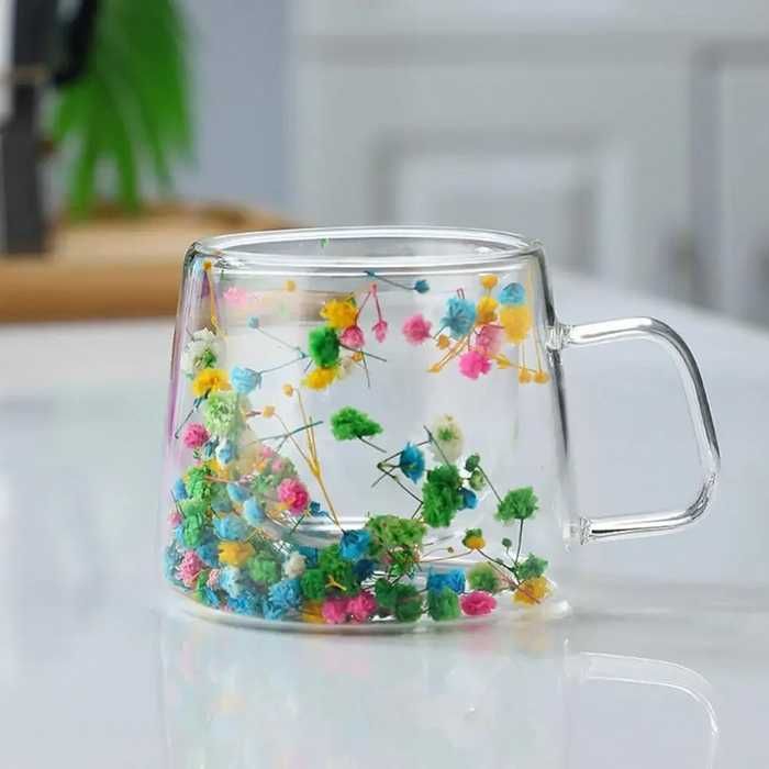Стъклена чаша със сухи цветя CupHup