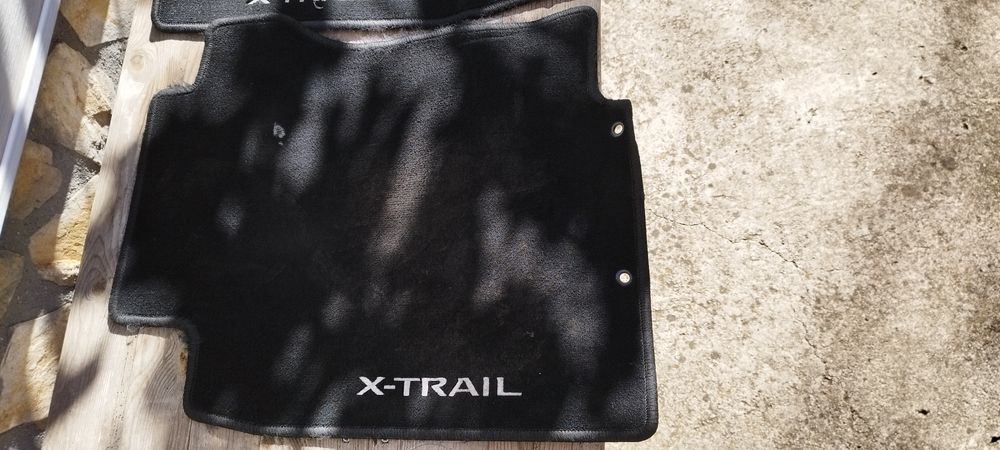 Оригинални предни мокетни стелки Nissan  X-trail T32