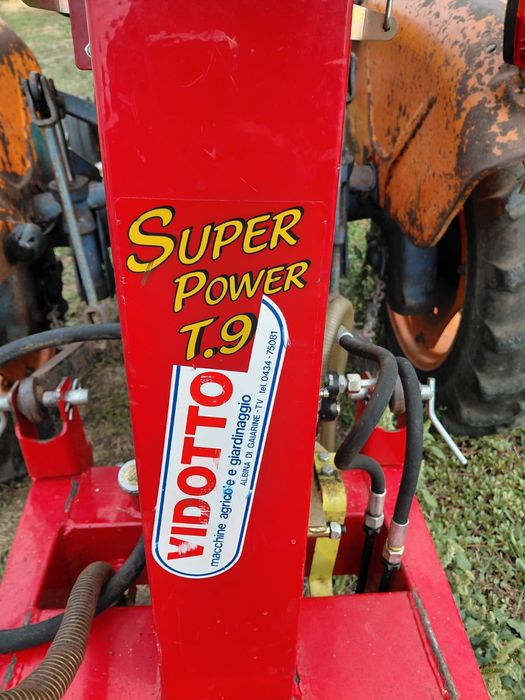 Crapator Lemne Hidraulic pentru tractor, putere 9 tone!