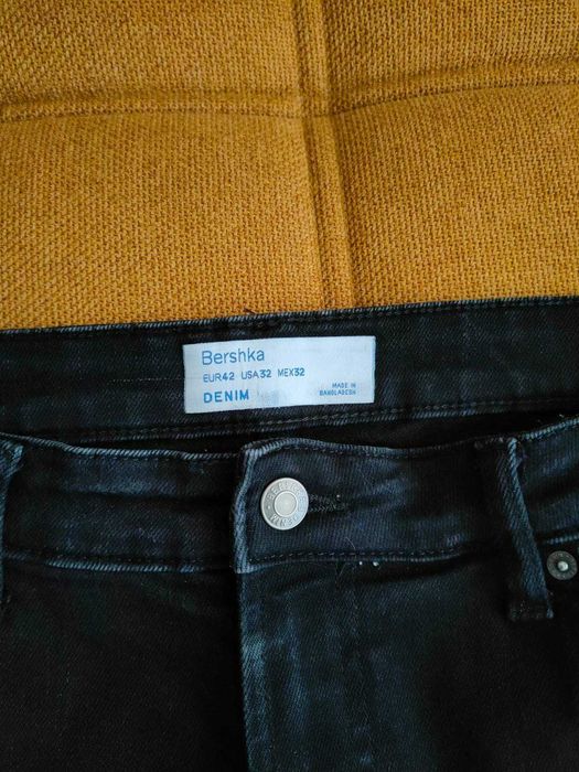 Blugi Skinny Bershka Marimea 42 Cloare neagra