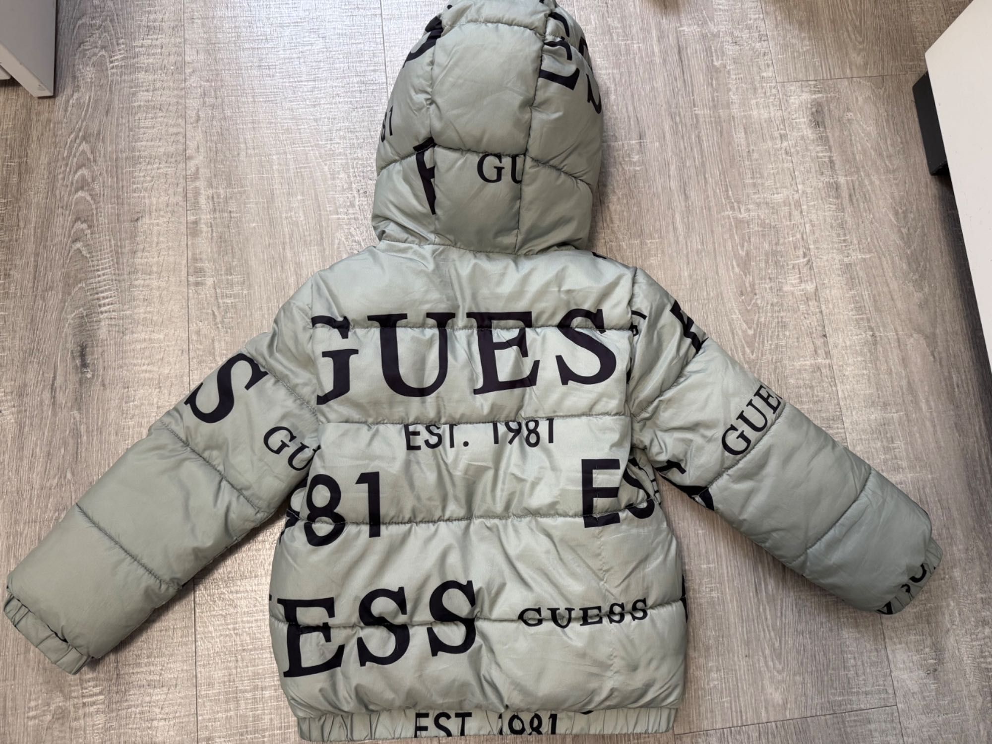 Зимно яке GUESS за момче