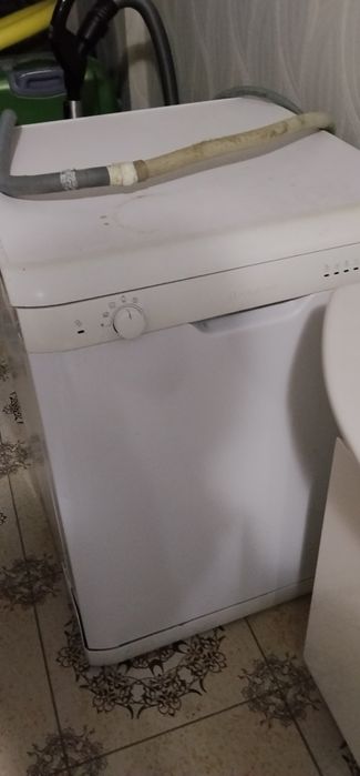 Продам посудомоечную машину Ariston