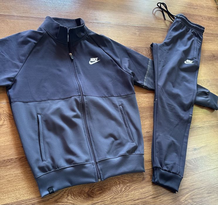Мъжки екип Nike в сиво,материя лакоста