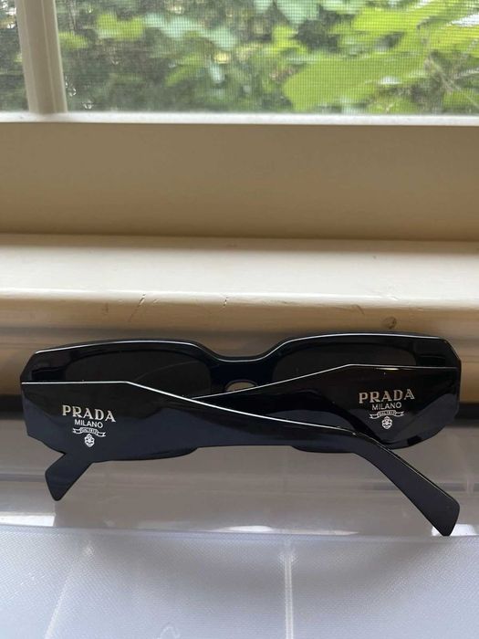 Ochelari de soare Prada