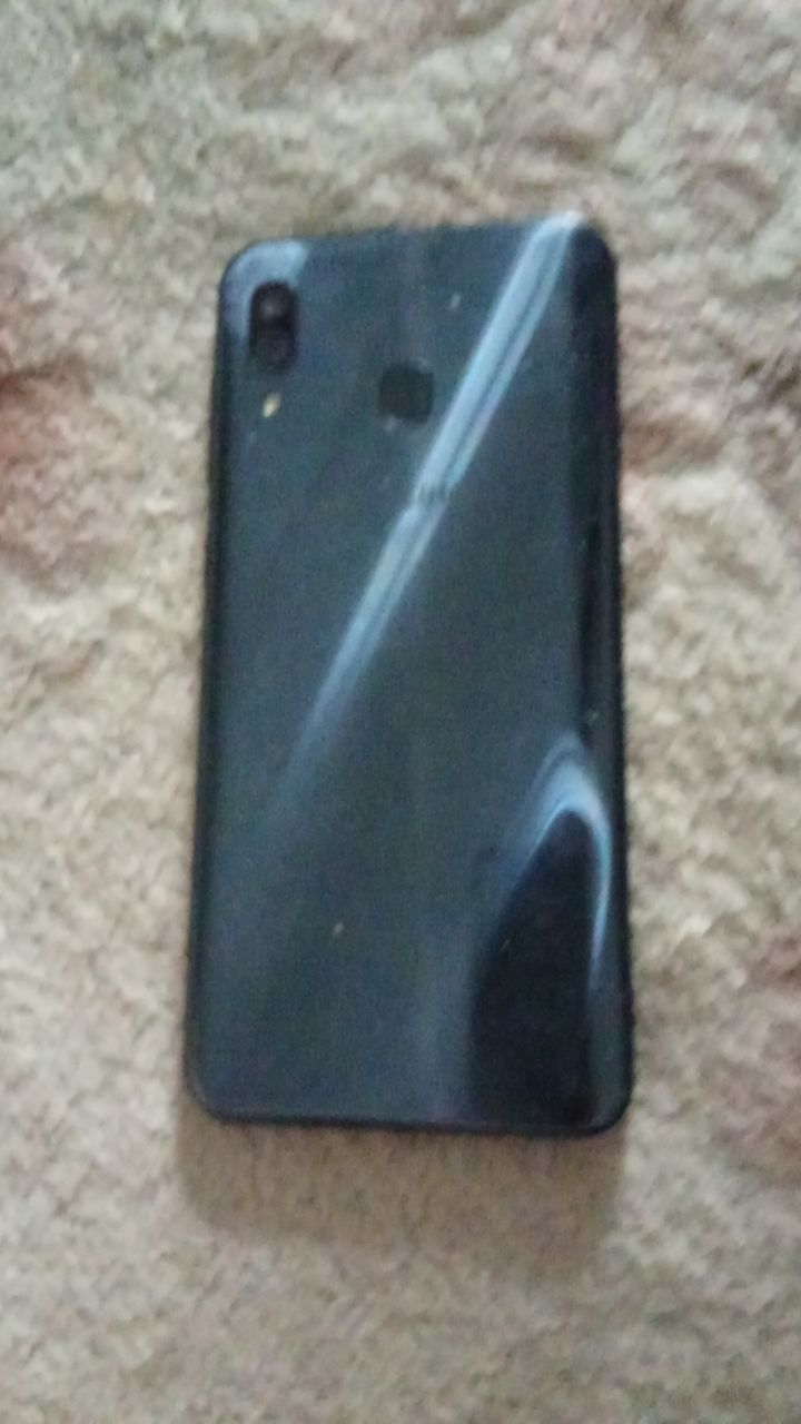 Samsung A10 продам