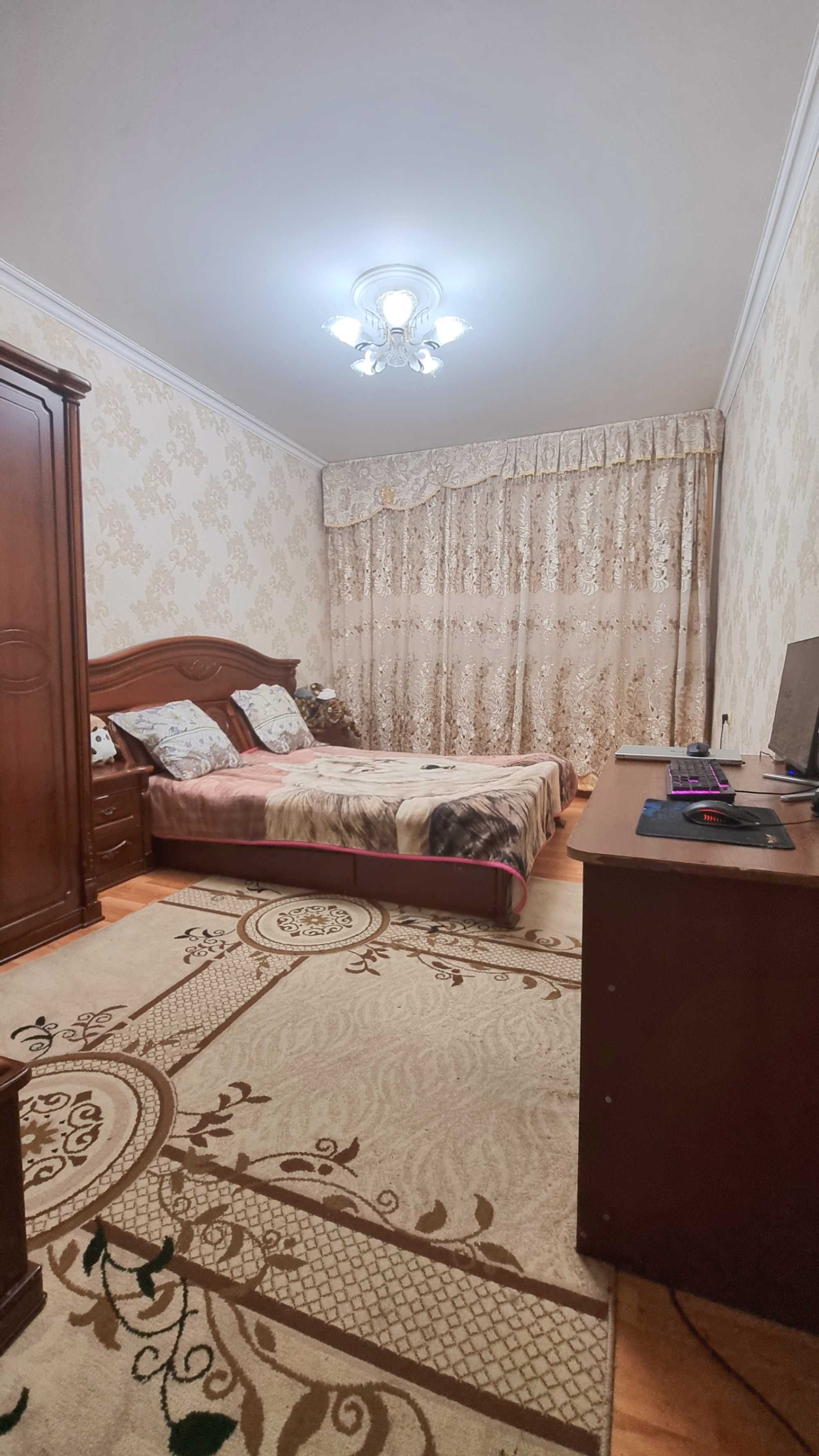 Юнусусабад 8 квартал ПРОДАЕТСЯ 4х Комнатная Квартира! СРОЧНО!!!