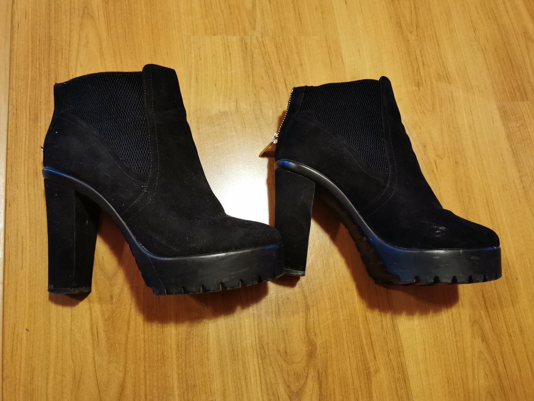 Botine originale river island pt femei