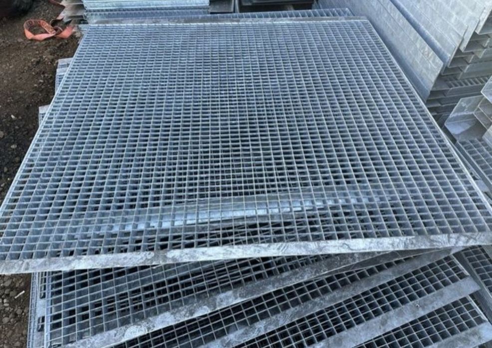 Scari exterior si interior galvanizate industrial