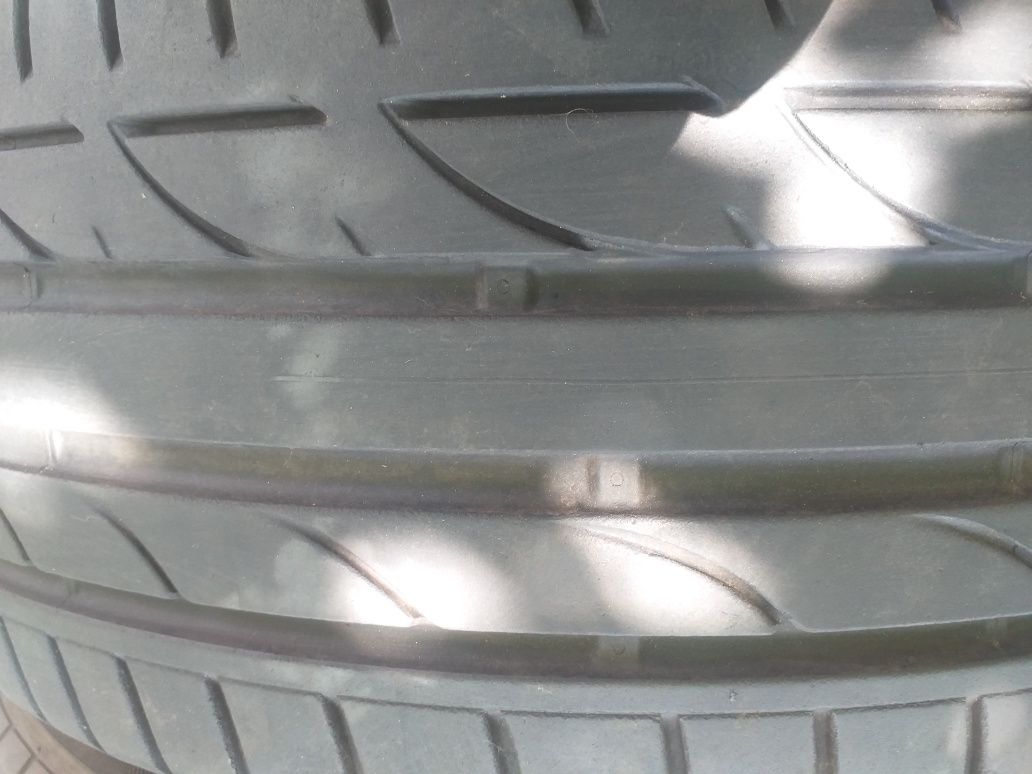 Гуми два броя 225/40/19