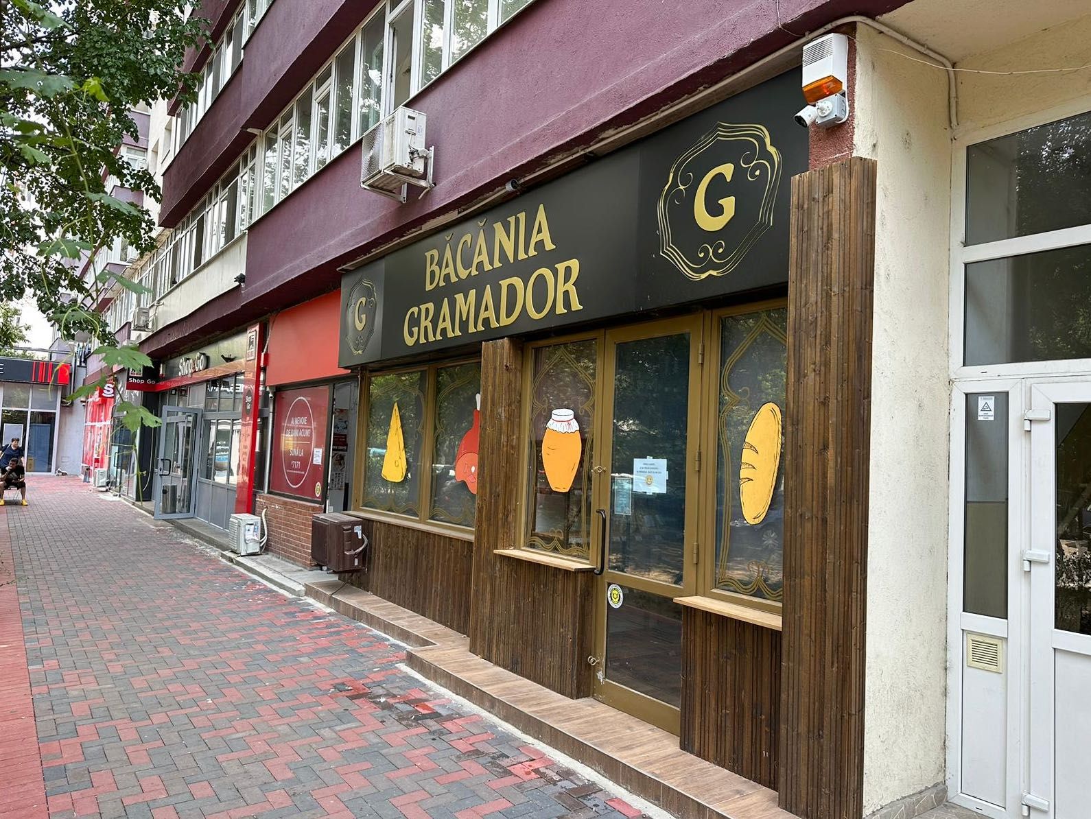 Spațiu comercial în zonă hiperaglomerată -lângă 2 magazine Mega Image!