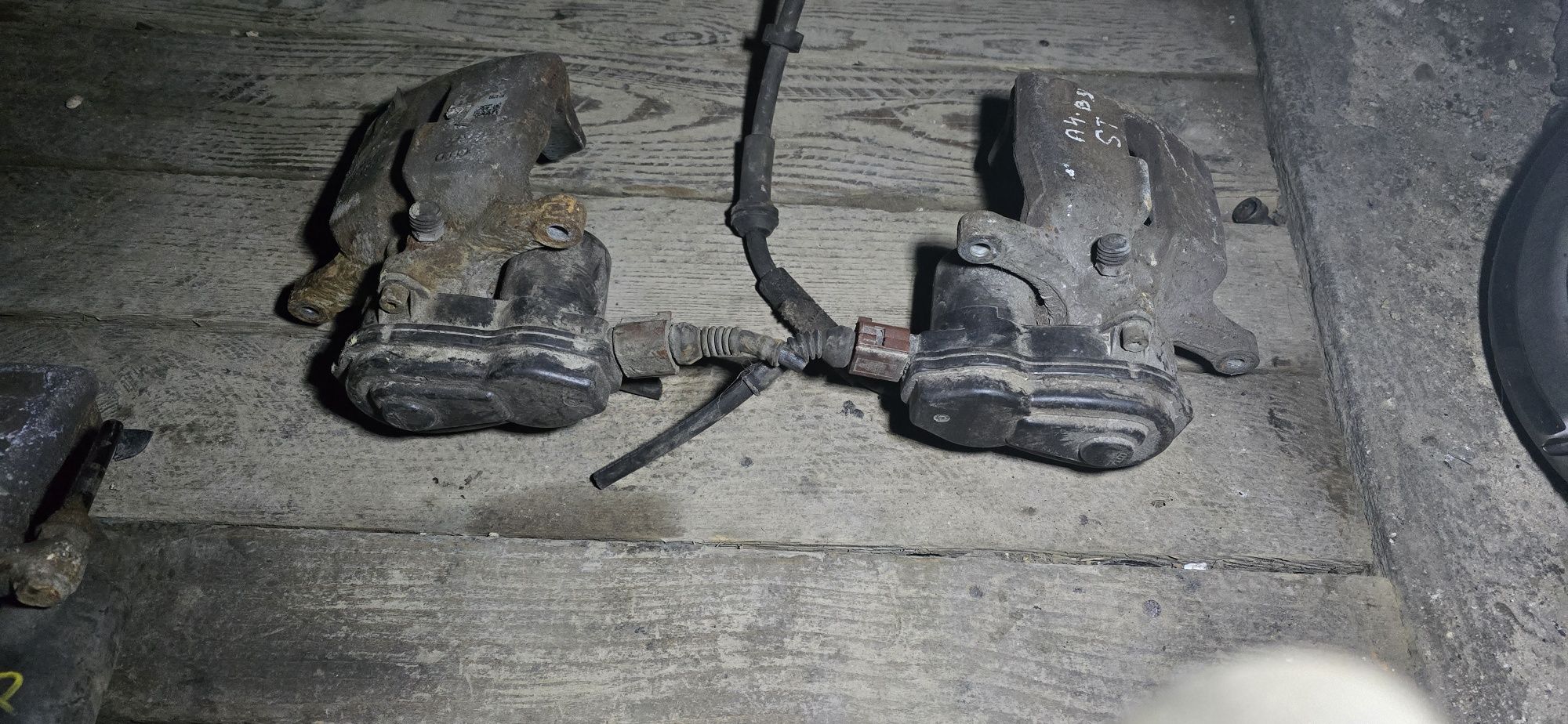 Etrier spate etrieri stanga dreapta Audi A4 B8 A5 8T