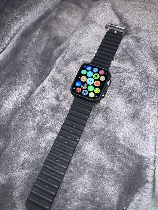 Часовник копие на Apple Watch.