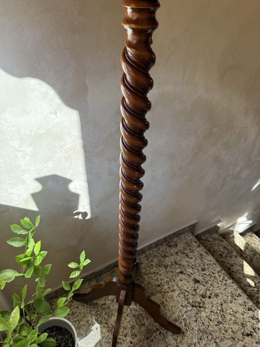 Cuier din lemn masiv