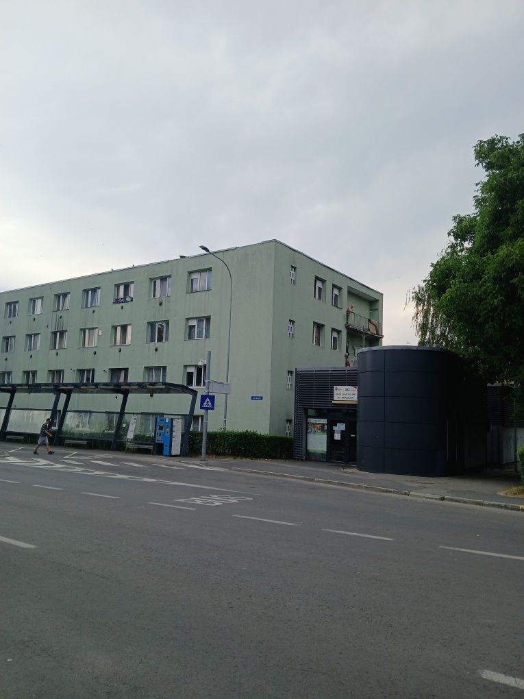 Închiriez garsoniera