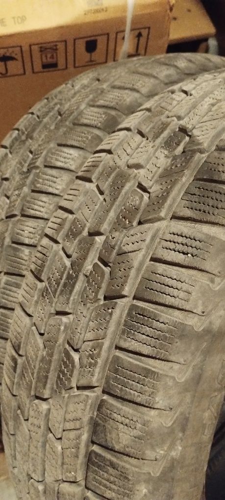 Зимни гуми 185/60/15 firestone