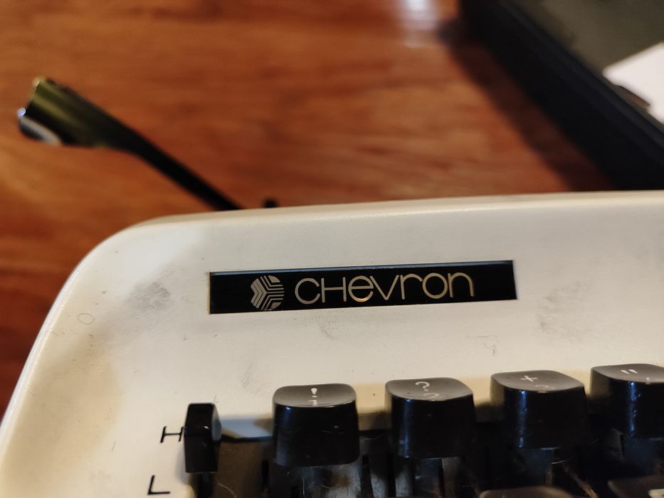 Японска Пишеща Машина Chevron