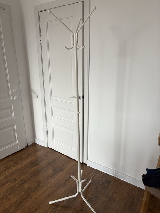 Продам напольную вешалку в отличном состоянии