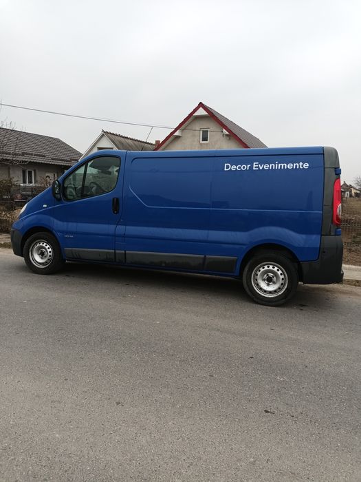 Vând Renault trafic
