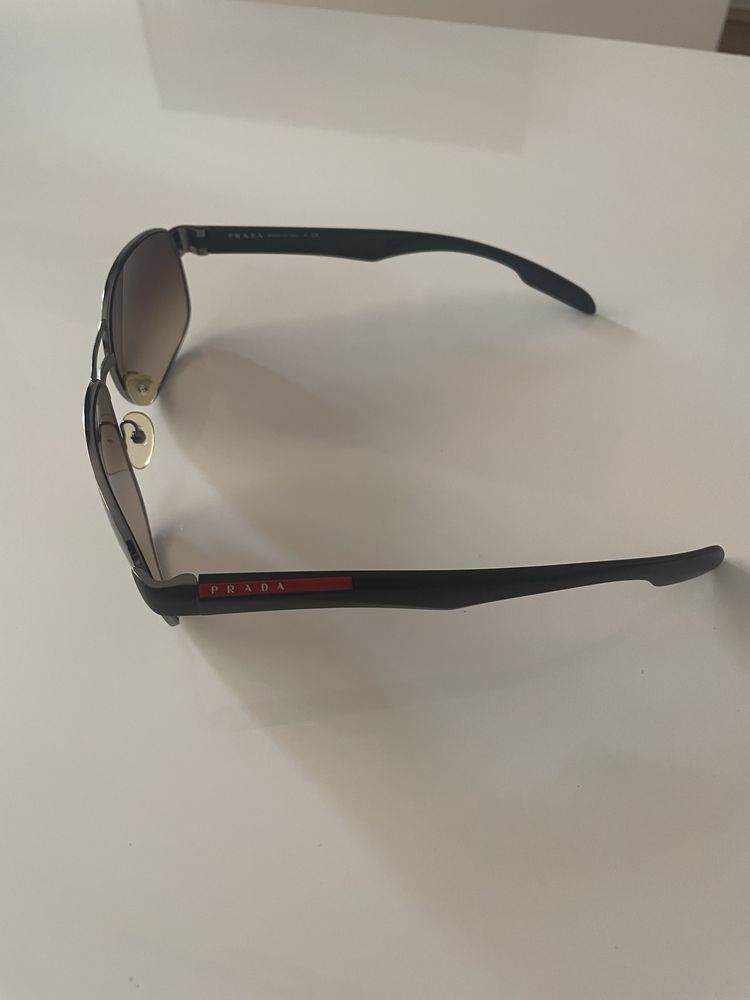 De vanzare: ochelari soare Prada