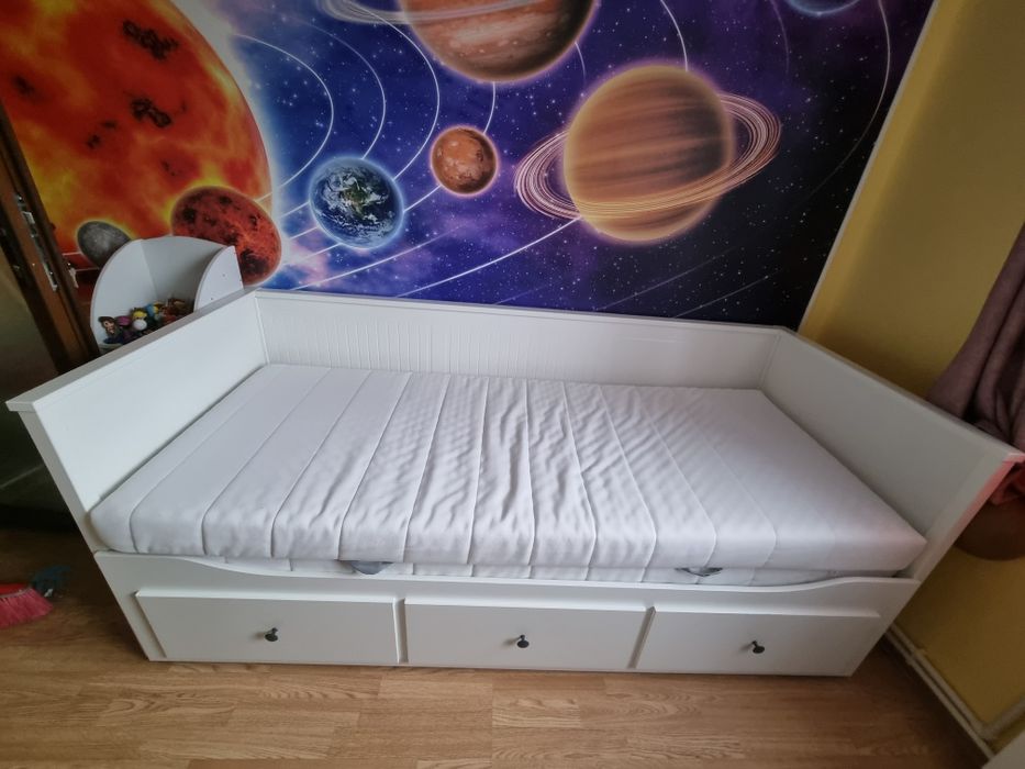 Vând pat alb cu sertare cu preluare din orașul Buzau