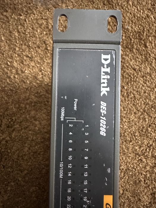 Cуич D-Link DES-1026G