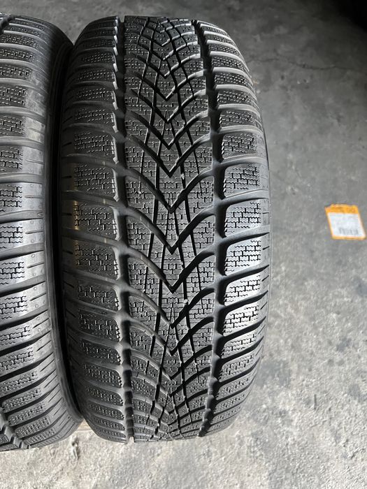4 anvelope de iarna 205/55/16 Dunlop 7.2-7.7 mm