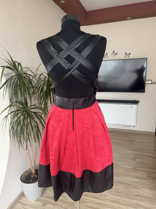 Къса официална рокля Lucy- обличана веднъж!