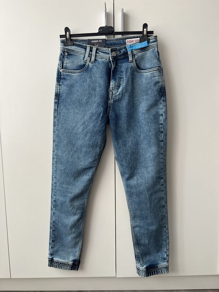 Мужские джинсы узкие S