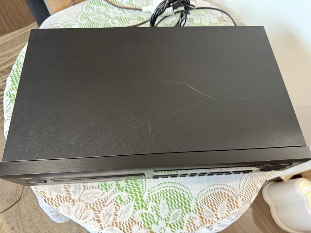 Yamaha CDX-560 CD player