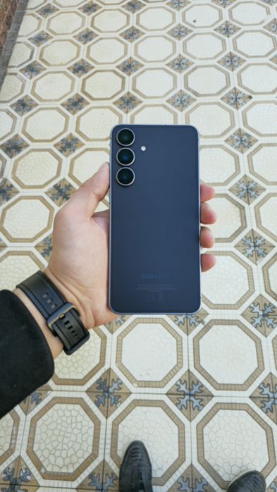 Srochno Samsung S25 Fe 8/128g 2sim sotiladi