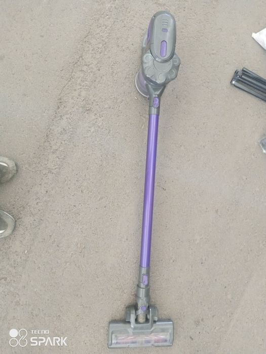 Продам беспроводной пылесос.