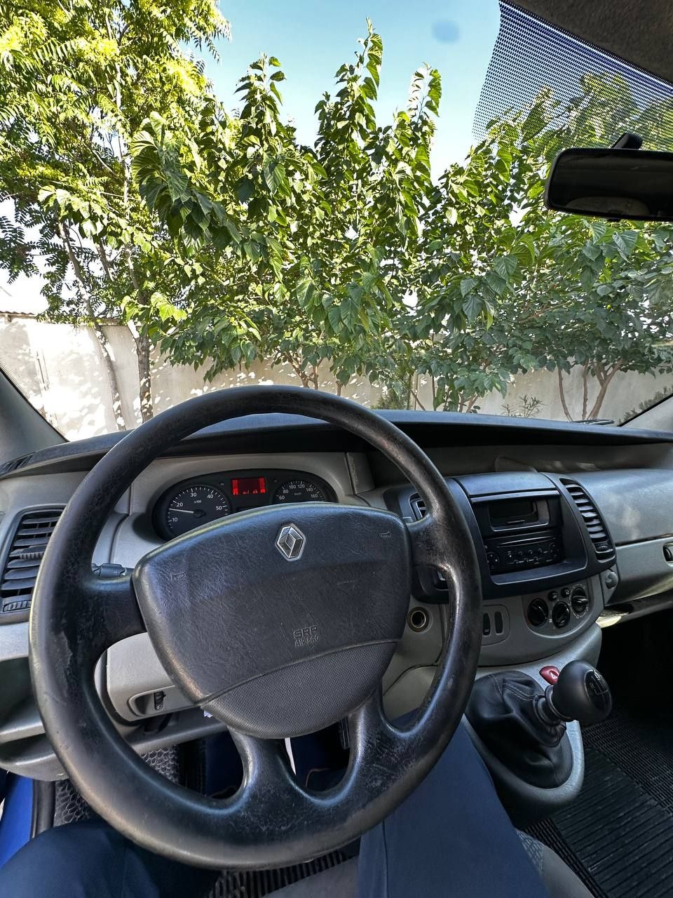 Reno Trafic sotiladi