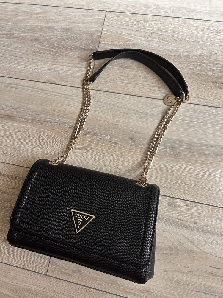 Дамска чанта Guess