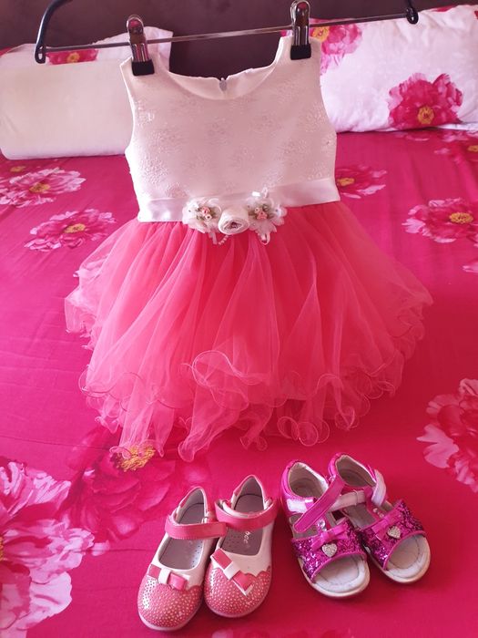 Rochita si incaltari de ocazie 2ani