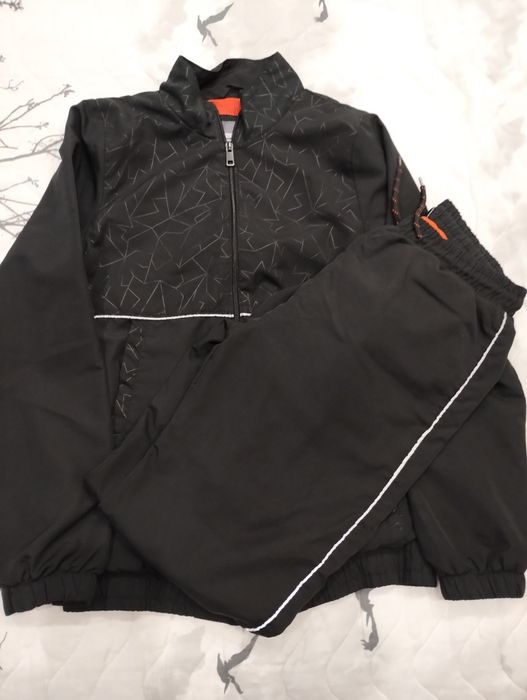 Продавам екипи за момче