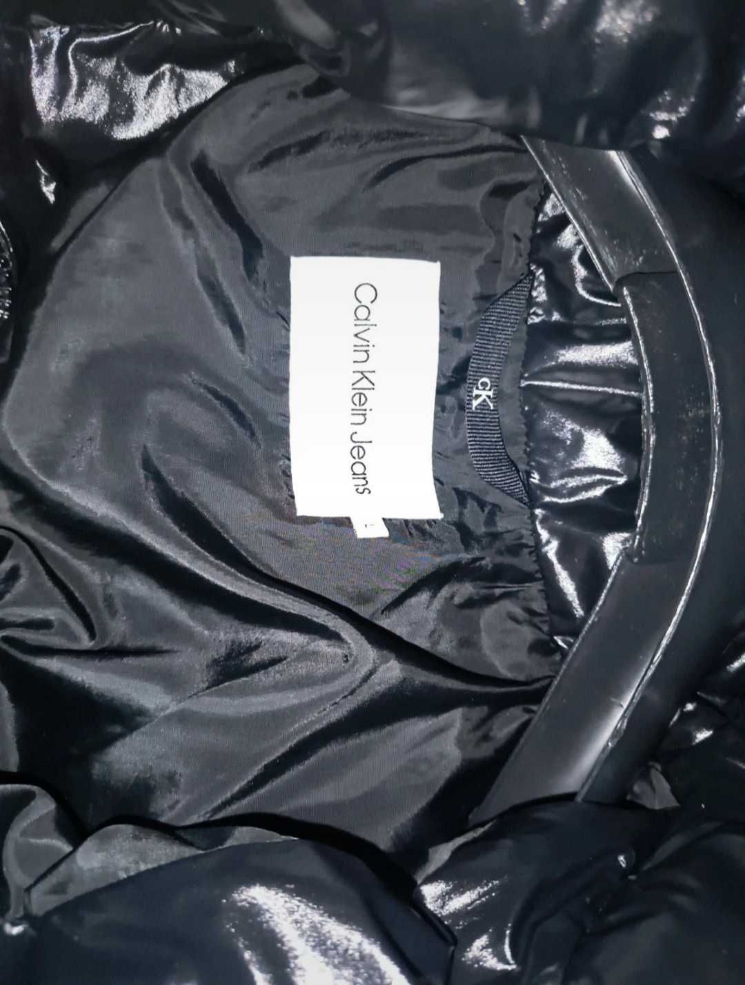 Geaca lucioasa de iarna- Calvin Klein originala