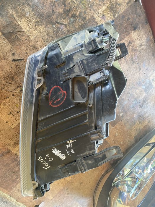 Ляв фар за форд фокус